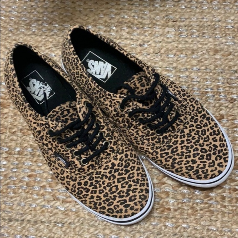 VANS  women’s size 9 men’s size 7 1/2 leopard